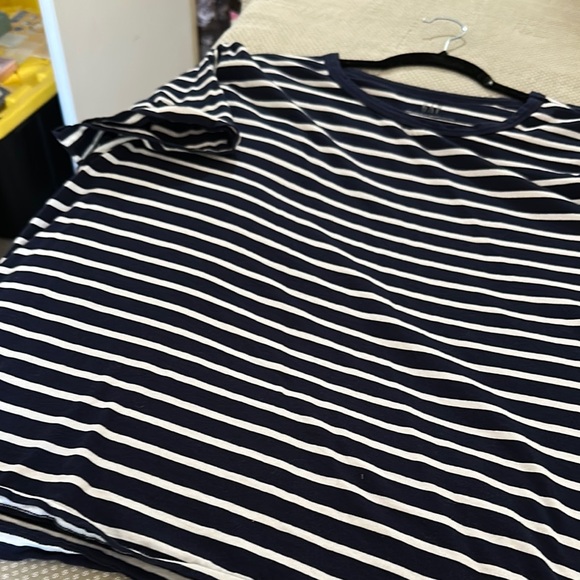 GAP Navy and White Striped Short Sleeve Tee - Picture 4 of 5